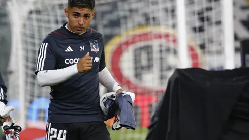 Jordhy Thompson continuará en Colo Colo (Foto: Photosport)