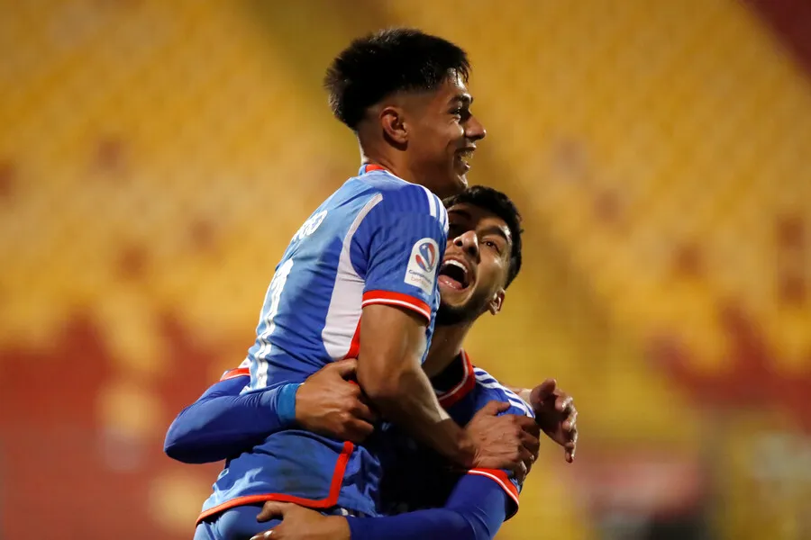 Pellicer le pone condiciones a Osorio. | Foto: Photosport