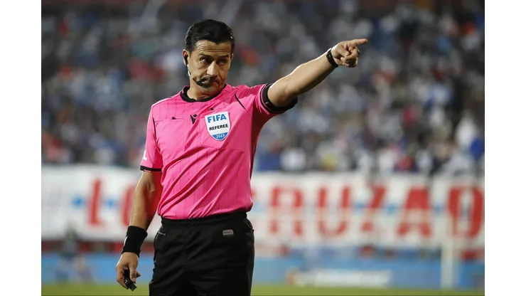El polémico Felipe González dirigirá el Superclásico 194 entre la U y Colo Colo