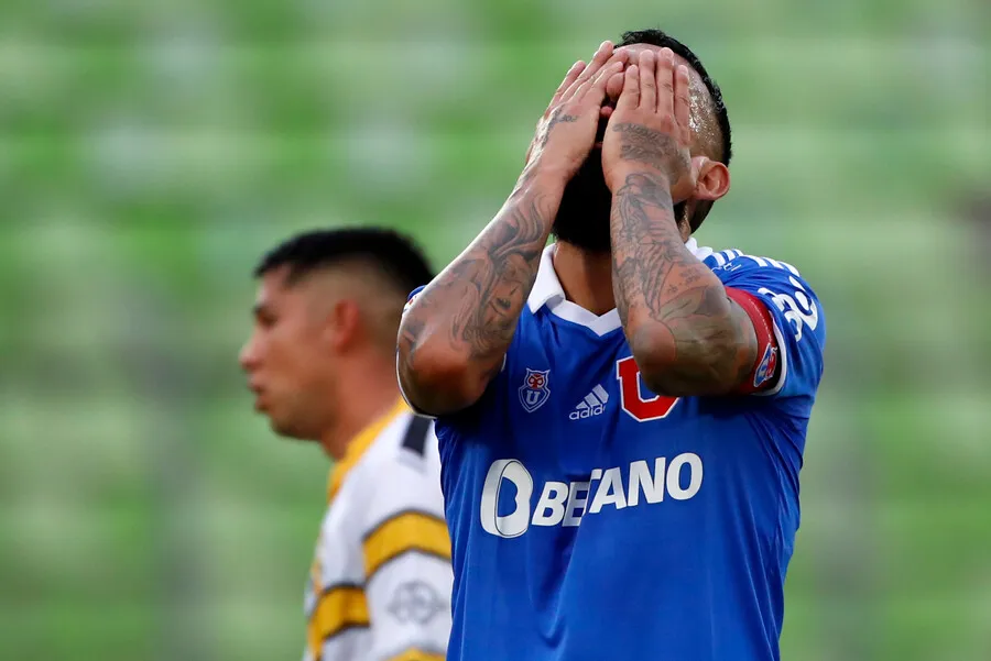 Ronnie sufrió con los azules. | Foto: Photosport