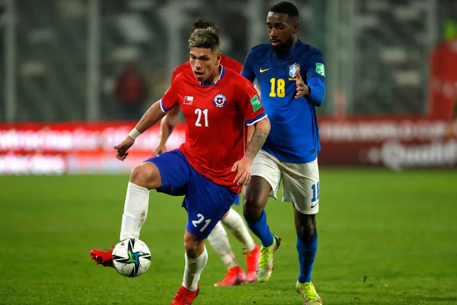 Carlos Palacios no ve acción con La Roja hace un buen tiempo. | Foto: Photosport