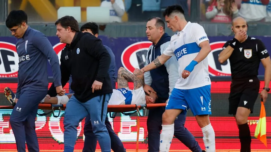 Eugenio Mena sufrió una grave lesión en el triunfo de la UC ante Ñublense