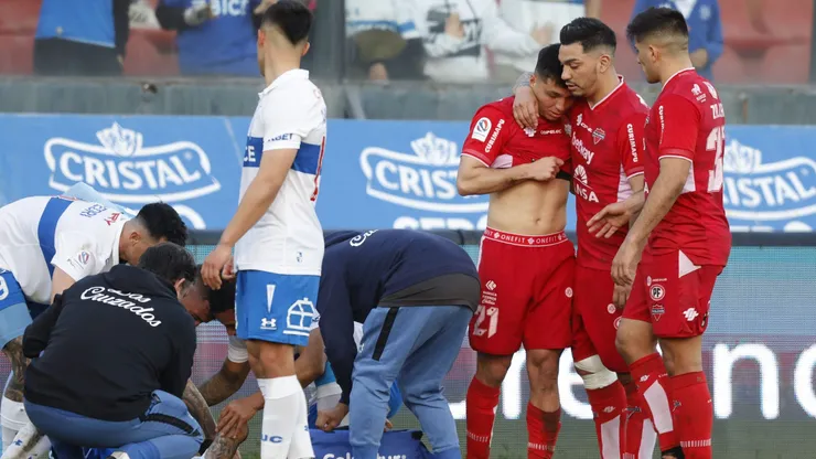 Raimundo Rebolledo, el 21 de Ñublense, rompe el silencio y ofrece disculpas a Eugenio Mena tras la fractura sufrida por el crédito de la UC