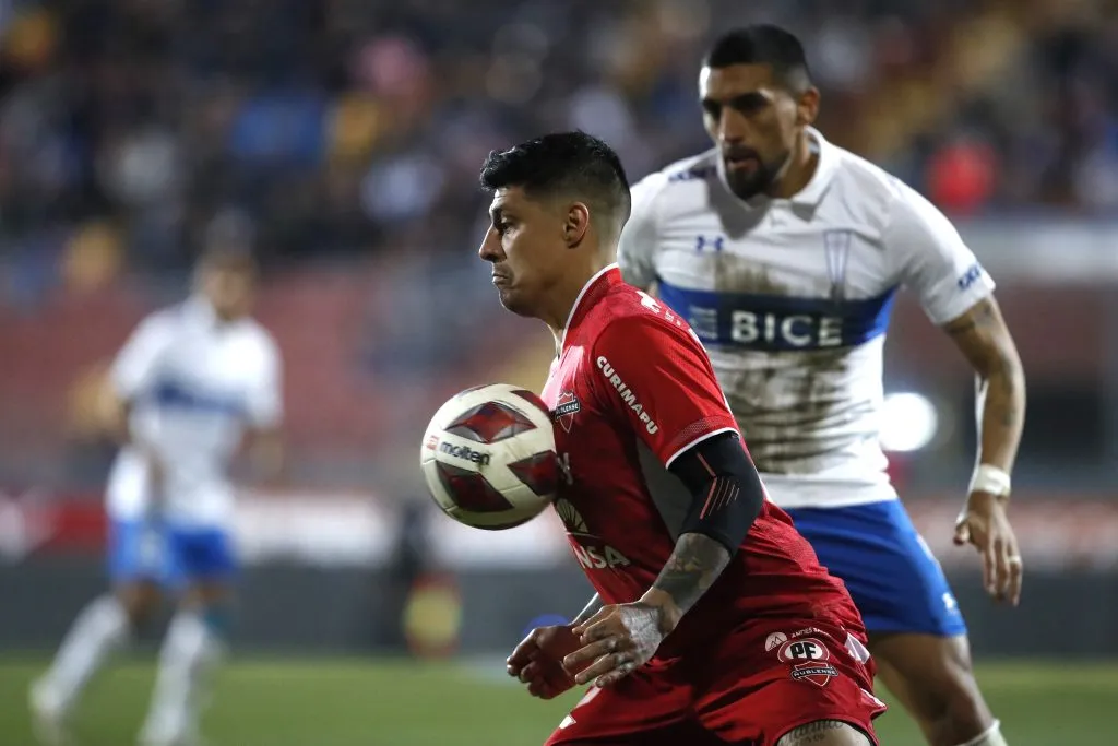 Pato Rubio, siguió los pasos de Alexis Sánchez, y ahora reclamó por los camarines del estadio Nelson Oyarzún (Foto: Jonnathan Oyarzun/Photosport)