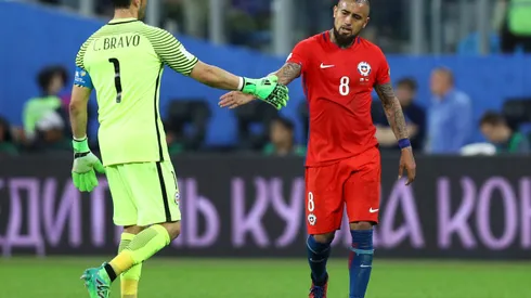 Arturo Vidal reacciona al enteresarse que Claudio Bravo en la Selección Chilena (Foto: Photosport)