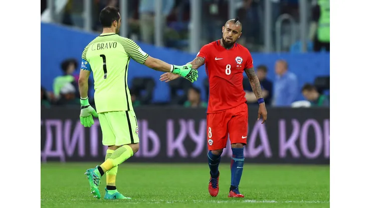 Arturo Vidal reacciona al enteresarse que Claudio Bravo en la Selección Chilena (Foto: Photosport)