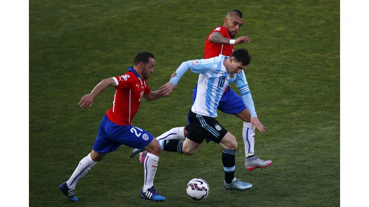 Arturo Vidal elogia a Marcelo Díaz (Foto: Photosport)