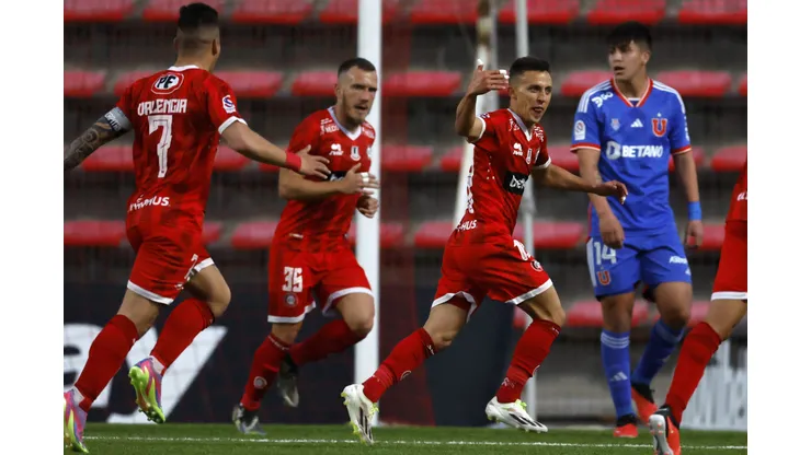 Unión La Calera celebra ante la Universidad de Chile (Foto: Photosport)
