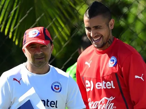 Vidal le vuelve a pegar a Sampaoli: "Arriesgué mi carrera por él"