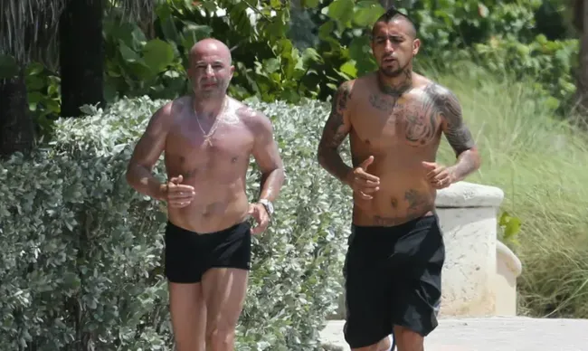Sampaoli y Vidal tenían una linda amistad que se generó en la Roja | Foto: Archivo