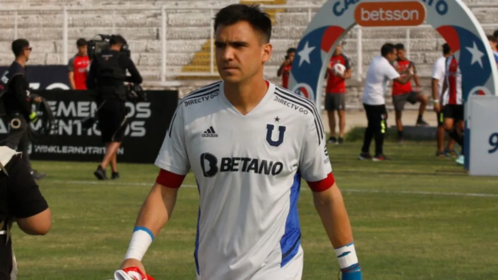 Cristopher Toselli tiene un buen registro ante Colo Colo (Photosport)