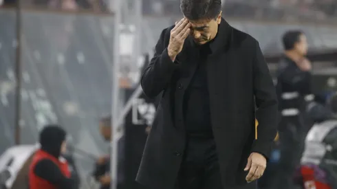 Gustavo Quinteros podría ver como Colo Colo deja partir a jugador titular (Foto: Photosport)