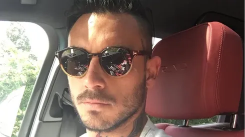 Mauricio Pinilla muestra su molestia.