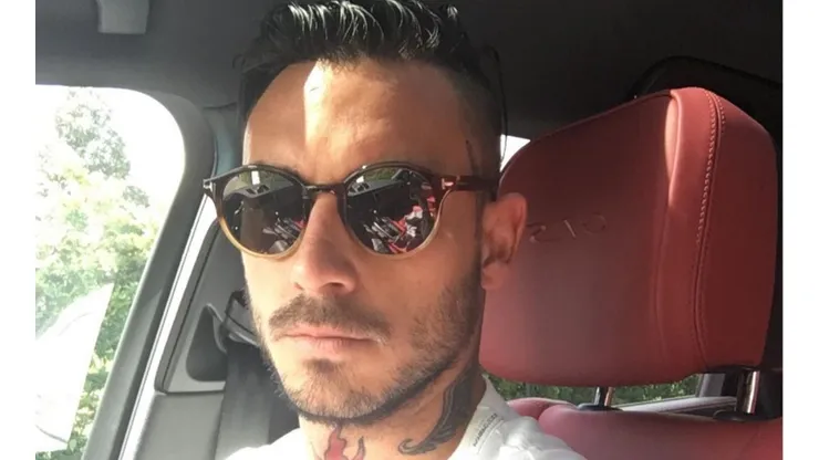 Mauricio Pinilla muestra su molestia.