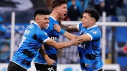 Felipe Loyola (centro de al foto) toma continuidad en Huachipato (Foto: Photosport)