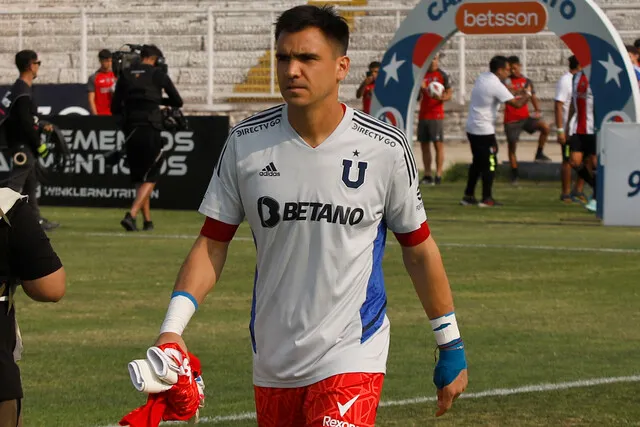 Según Cepillín Olguín, ya debiese estar jugando Cristopher Toselli en el arco de la U (Photosport)