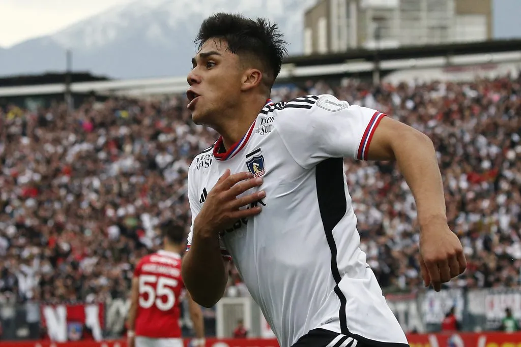 Pizarro anotó en el último triunfo de Colo Colo | Foto: Photosport