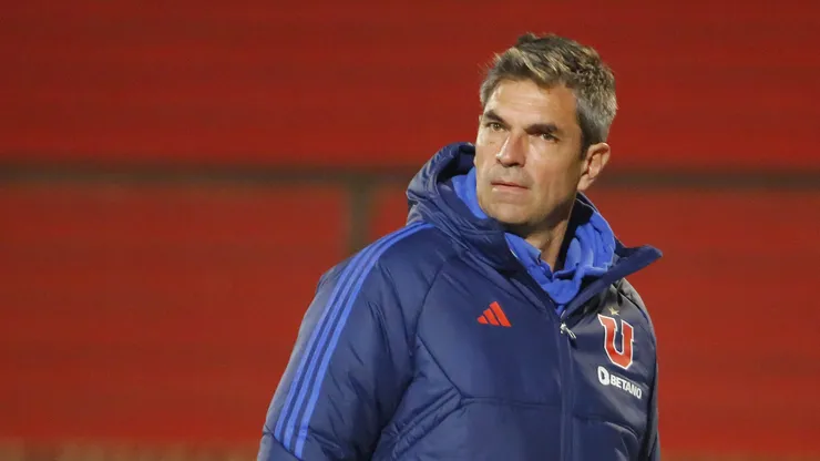 Futbol, Union Espanola vs Universidad de Chile. Fecha 17, campeonato Nacional 2023. El entrenador de Universidad de Chile Mauricio Pellegrino dirige durante el partido de primera division contra Union Espanola en el estadio Santa Laura. Santiago, Chile. 17/07/2023 Marcelo Hernandez/Photosport Football, Union Espanola vs Universidad de Chile. 17 th date, 2023 National Championship. Universidad de Chile's head coach Mauricio Pellegrino, gestures during the first division match against Union Espanola at Santa Laura stadium in Santiago, Chile. 17/07/2023 Marcelo Hernandez/Photosport