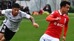 Alan Saldivia sufrió con Jorge Ortiz en los minutos finales.