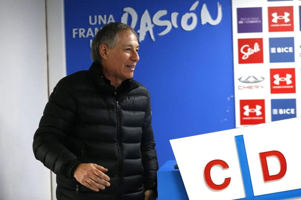 El último club que dirigió Holan fue Universidad Católica | FOTO: Javier Salvo/Photosport