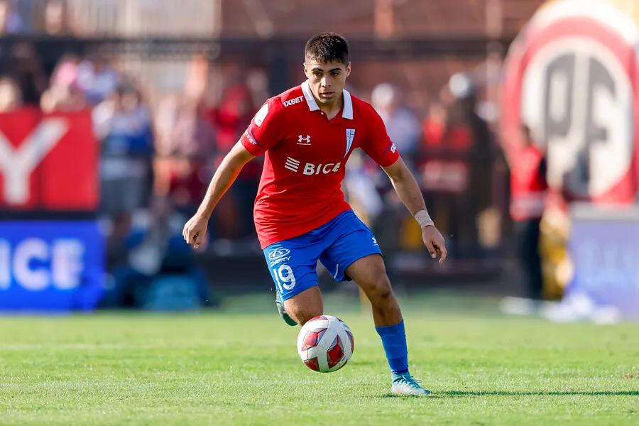 Brayan González será la gran baja de la UC | Foto: Photosport