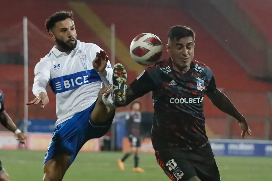 Mena no está contento, según Coke Hevia. | Foro: Photosport