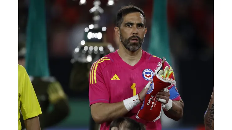 Claudio Bravo no volverá a jugar por la Selección Chilena y tendrá que ver el partido por TV