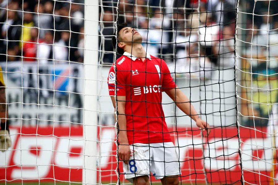 Aravena no brilló ante Colo Colo. | Foto: Photosport