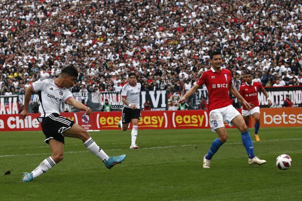 Damián Pizarro fue clave en triunfo de Colo Colo ante la UC (Foto: Photosport)