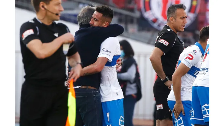 Mauricio Isla y Ariel Holan podrían tener su reencuentro