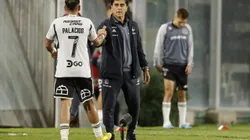 Gustavo Quinteros probó con Carlos Palacios en el mediocampo de Colo Colo (Foto: Photosport)