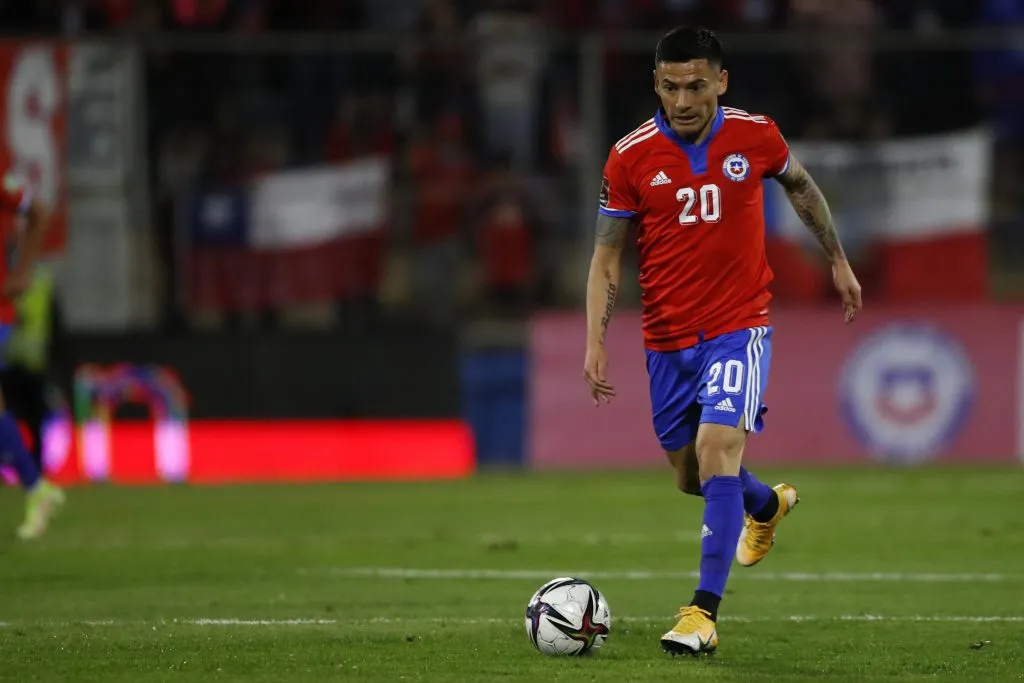 Charles Aránguiz será convocado a la Roja para los dos partidos ante Uruguay y Colombia (Photosport)