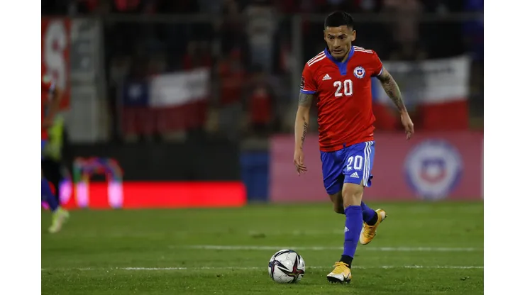 Charles Aránguiz será convocado a la Roja para los dos partidos ante Uruguay y Colombia