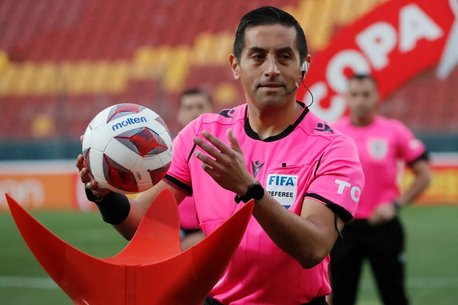 Gilabert y su polémica tarde en el Santa Laura | Foto: Photosport