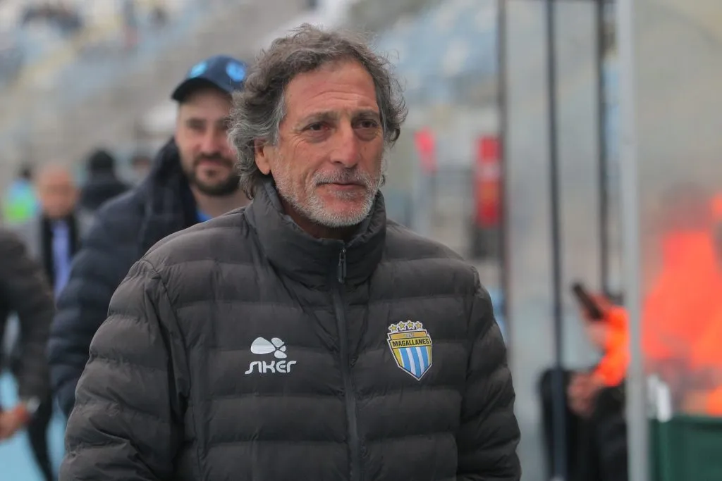 Mario Salas perdió los estribos con Juan Manuel Azconzábal en la Copa Chile (Photosport)