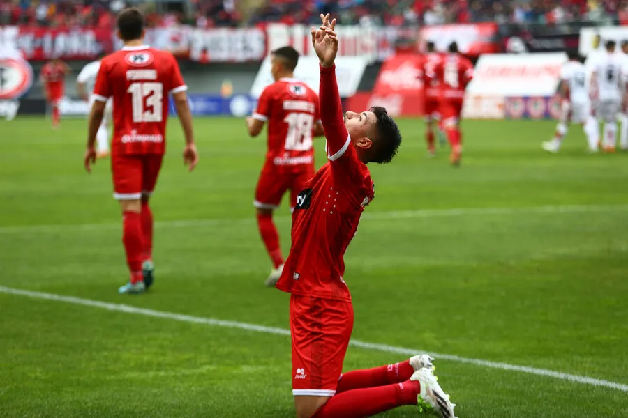 Willy Alarcón vive un presente dulce en La Calera. | Foto: Photosport