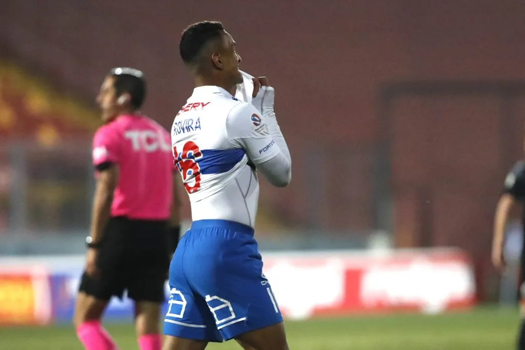 El volante colombiano ha podido tener un buen rendimiento en la UC | Foto: Photosport