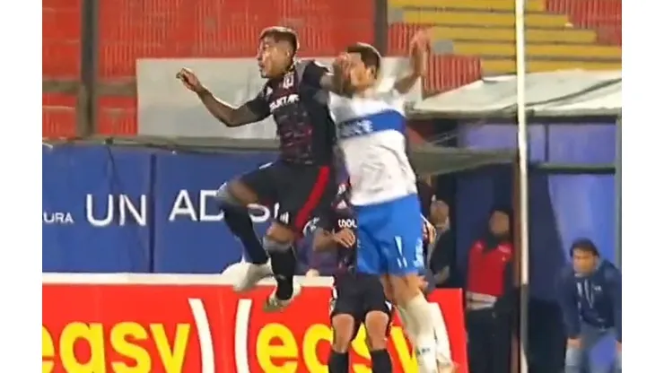 VIDEO: El penal que reclaman los hinchas de la UC y que los jugadores ni protestaron