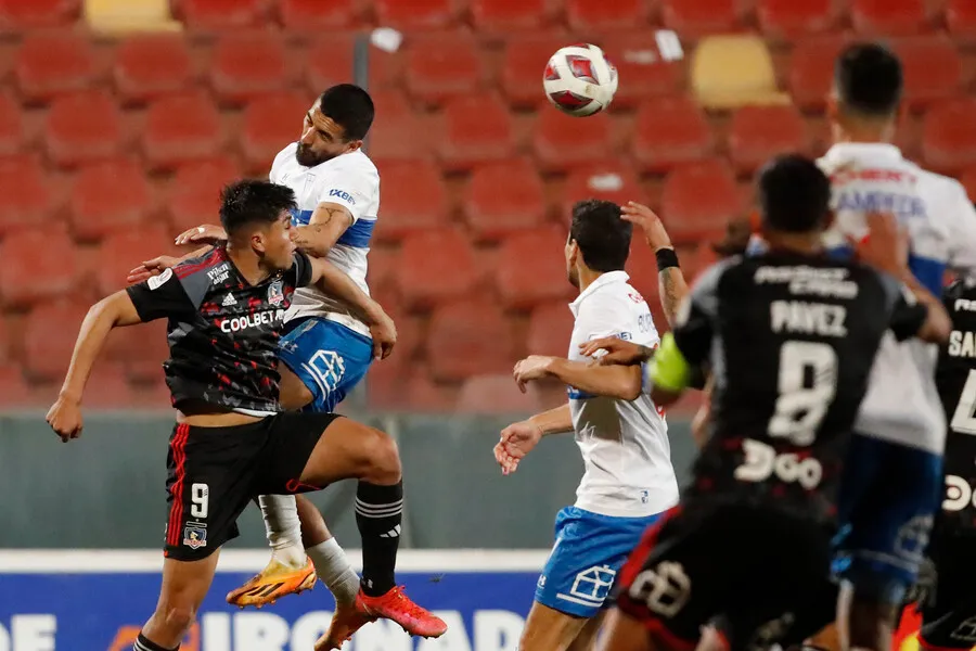 Albos y cruzados no se sacaron diferencias en Santa Laura. | Foto: Photosport