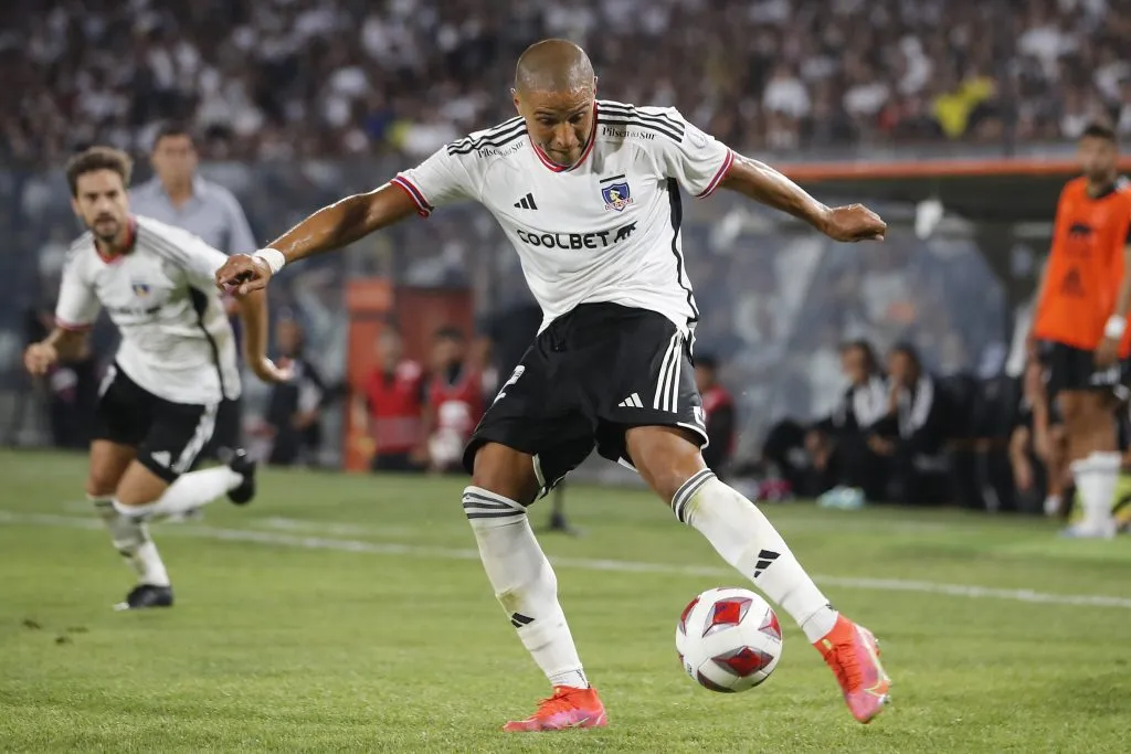 Gustavo Quinteros quiere seguir contando con Leandro Benegas (Foto: Photosport)