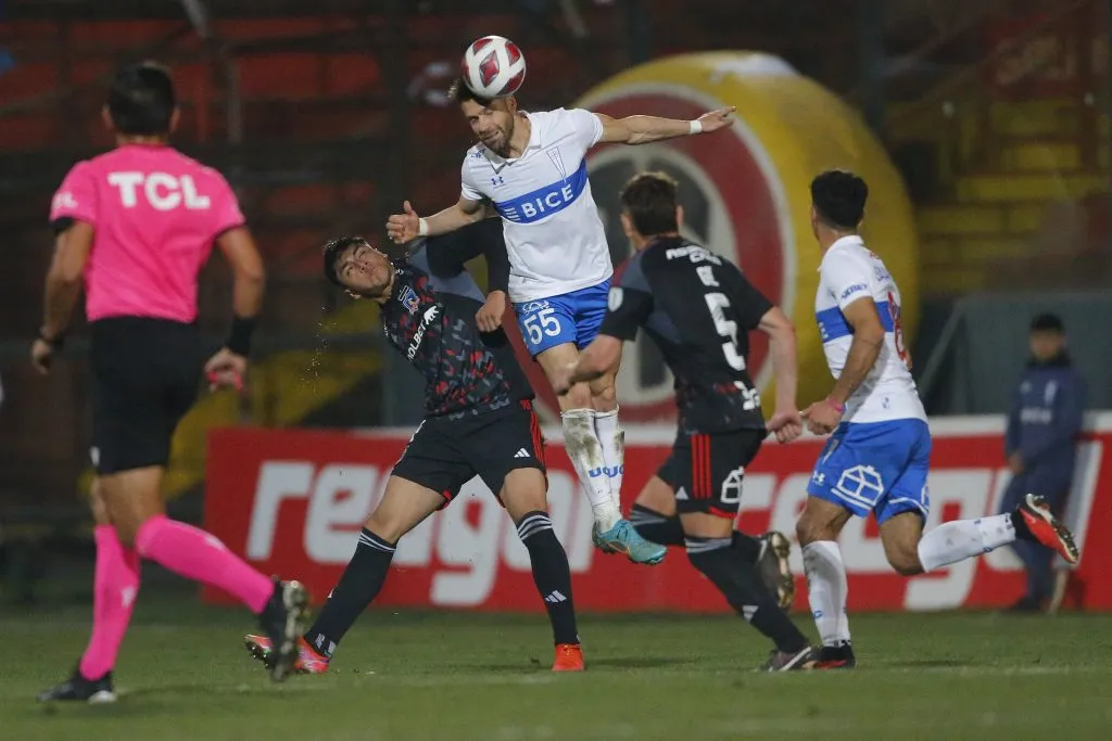 La llave entre la Universidad Católica y Colo Colo se definirá en el estadio Monumental (Foto: Photosport)