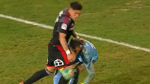 Colo Colo reclama penal de Universidad Católica (Foto: TNT Sports)