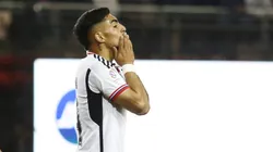 Jordhy Thompson nuevamente hace noticia fuera de la cancha.