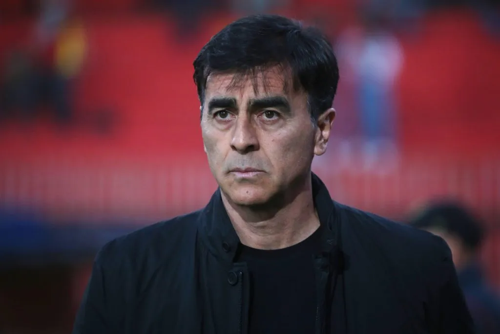 Gustavo Quinteros busca guiar a Colo Colo a la Semifinal Nacional de la Copa Chile (Foto: Photosport)