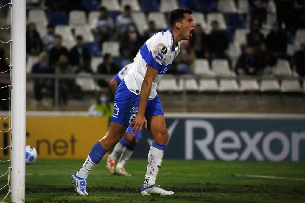 Nehuén Paz puede dejar la Universidad Católica en las próximas horas (Photosport)