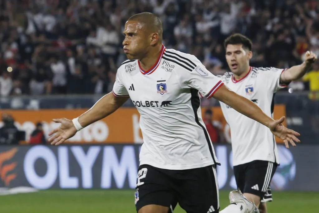 Rodrigo Goldberg defiende a Leandro Benegas (Foto: Photosport)