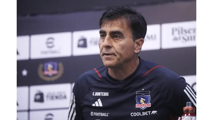 Gustavo Quinteros tiene deseos de continuar en Colo Colo (Foto: Photosport)