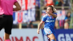 Nicole Fajre entusiasma a los hinchas de la U con su vuelta a las canchas