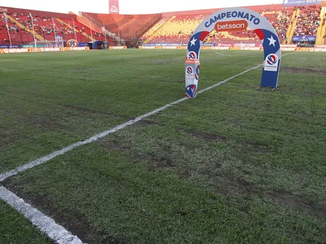 Quinteros vuelve a criticar la cancha del Santa Laura