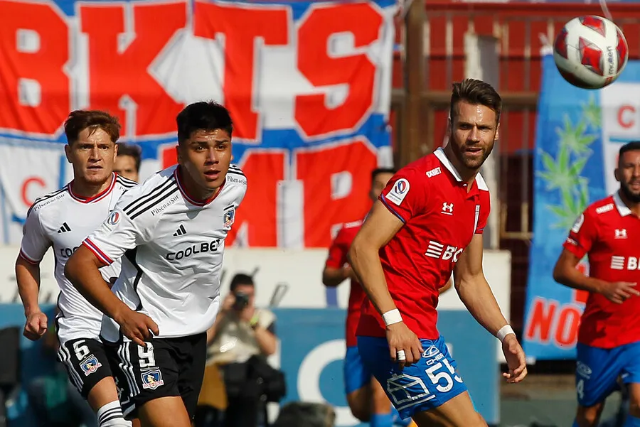 La UC recibe a Colo Colo este miércoles en Santa Laura. | Foto: Photosport